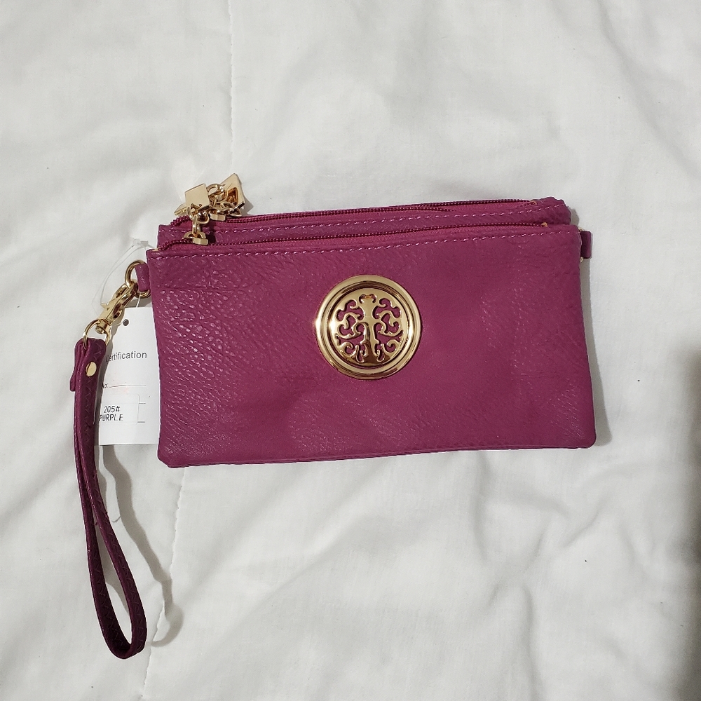 BRAND NEW tri compartmental wristlet/ crossbody - Picture 2 of 7
